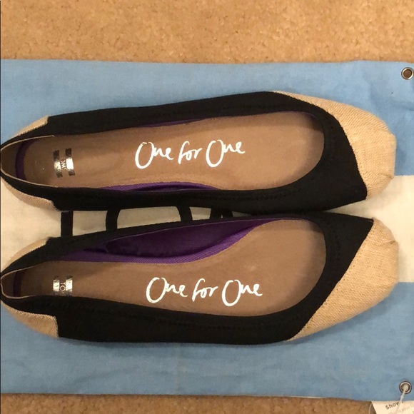 Toms Shoes - NIB Toms Ballet Flats
